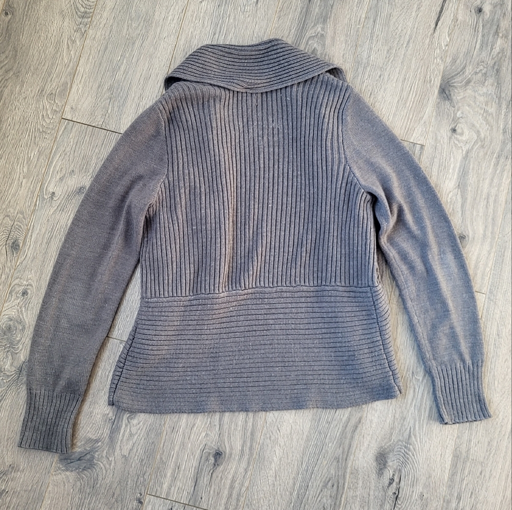 H&M Basic Sweater Gray {Medium} - image 3